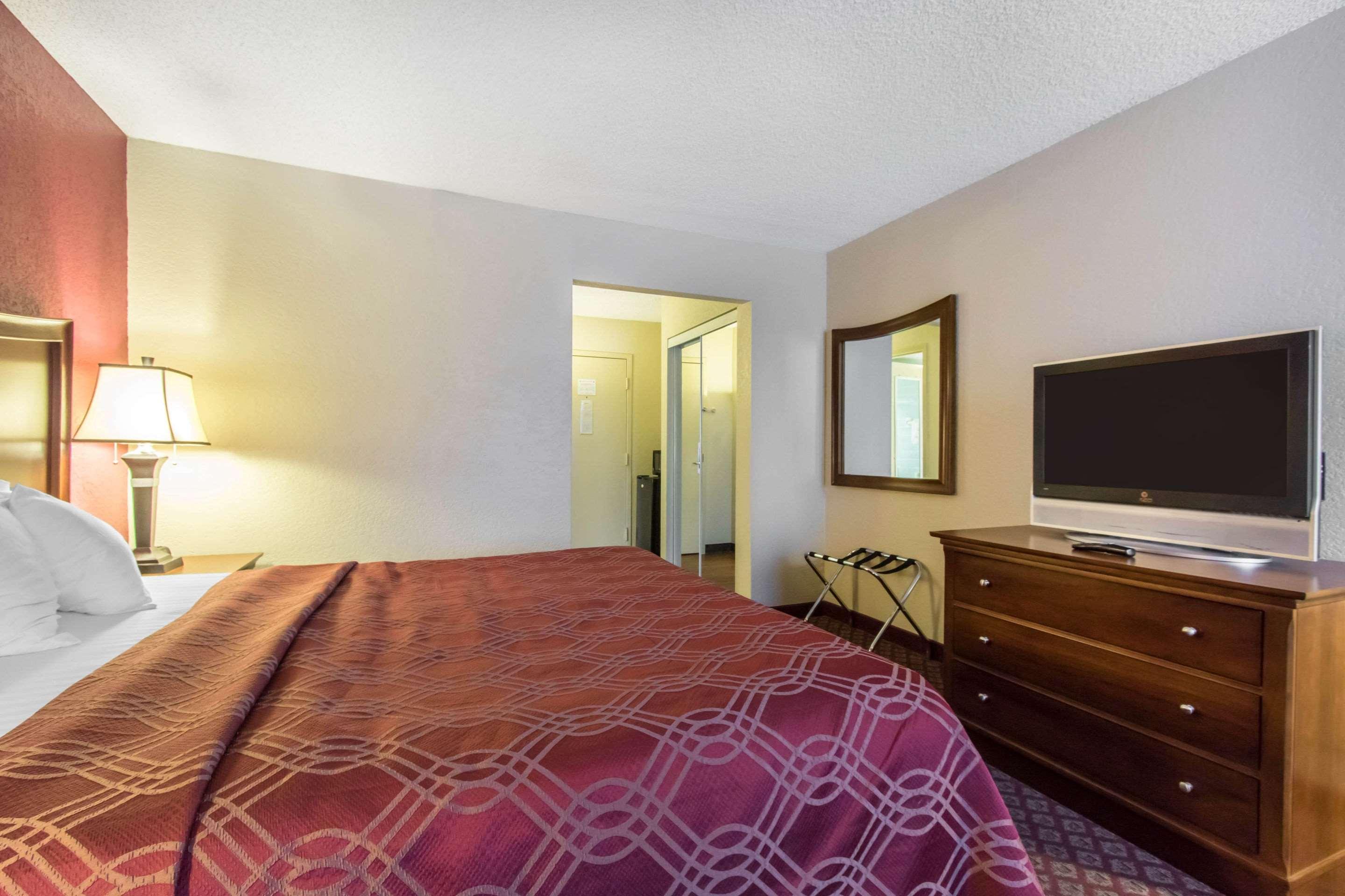 Econo Lodge Inn & Suites Joplin Exteriér fotografie